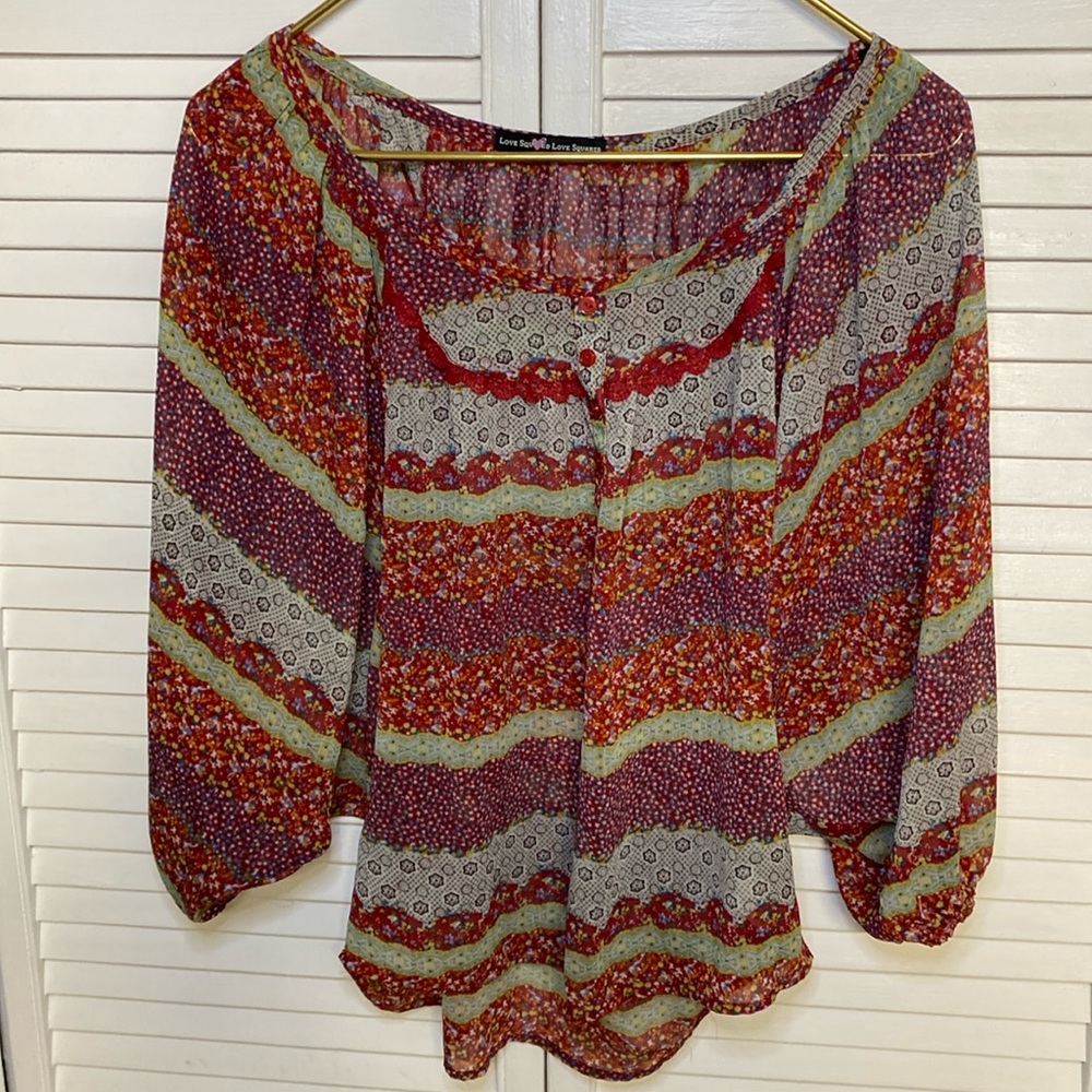 LOVE SQUARED TOP Women’s Small 100% Polyester made in Vietnam